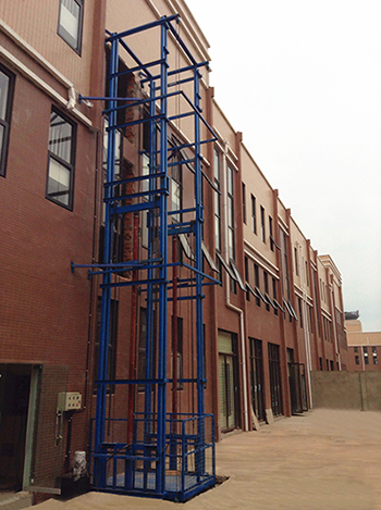 導軌(guǐ)式液壓升降(jiang)機