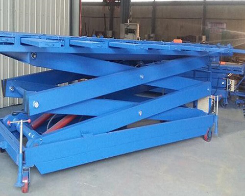 移動(dong)式液壓升降(jiang)機