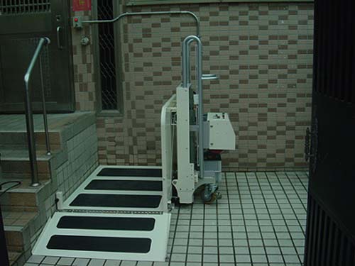 殘疾(jí)人升降機(ji)