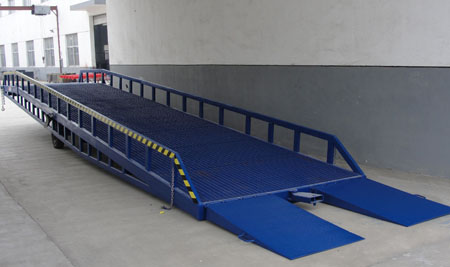 移(yi)動式登車橋(qiáo)