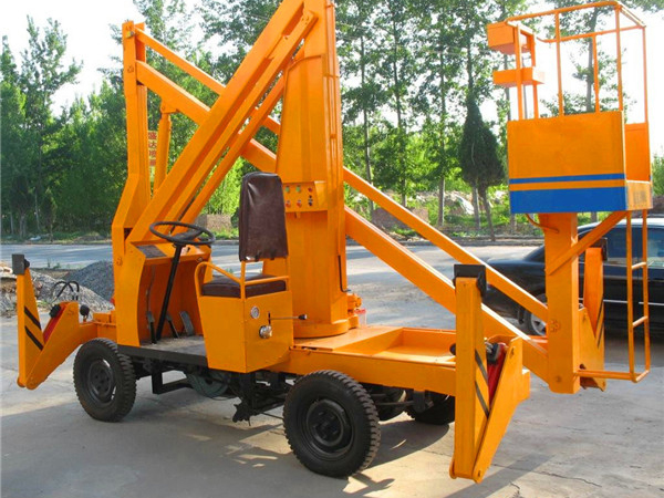 曲臂(bì)式升降機(ji)